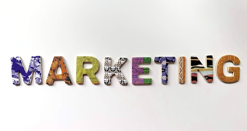 Muitos tipos de estratégias de marketing estão incluídos na categoria de estratégia de publicidade paga. Tudo sobre estratégias de marketing e otimização para motores de busca e motores de busca