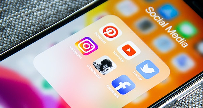 o marketing nas redes sociais é um subconjunto do marketing digital e uma forma poderosa de captar o público-alvo