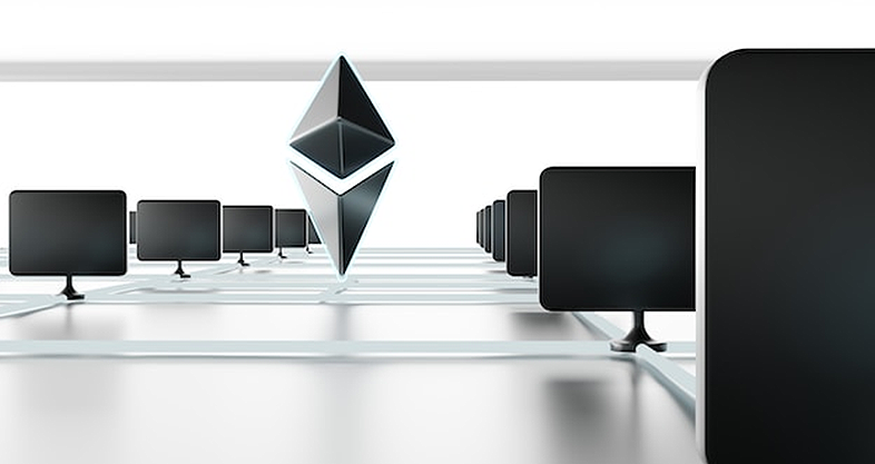 Blockchains compatíveis com EVM ou compatibilidade com EVM significa suportar a máquina virtual Ethereum e oferecer uma plataforma para o desenvolvimento de contratos inteligentes.