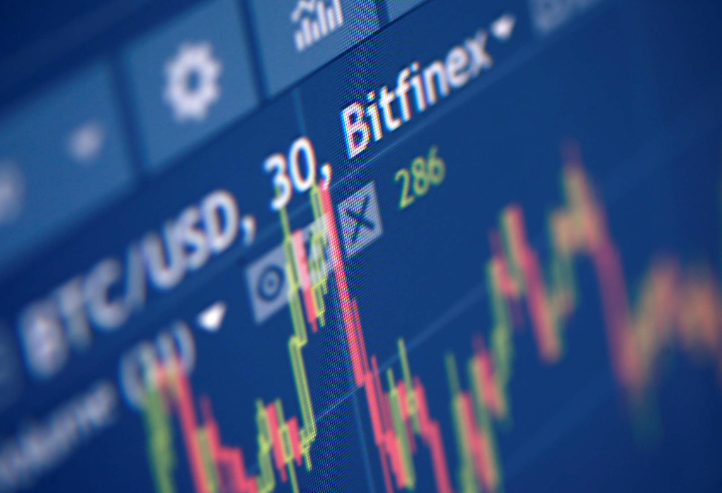 Quer estejas a servir um público global de utilizadores ou a concentrar-te num segmento de mercado específico, é fundamental compreender o comportamento dos utilizadores. Este guia sobre como criar um motor de negociação analisa profundamente o desenvolvimento de aplicações e o desenvolvimento de aplicações, garantindo que tens todas as ferramentas para criar uma bolsa de sucesso. Além disso, discutimos a integração de cartões bancários e outros métodos de pagamento para facilitar as transacções na tua plataforma.
No final deste artigo, estarás bem equipado para navegar no mercado de câmbios de criptomoedas e iniciar a tua jornada para criar um câmbio de criptomoedas que satisfaça as necessidades e expectativas dos teus utilizadores. Quer sejas um empresário experiente ou um recém-chegado à indústria das criptomoedas, este guia tem tudo o que precisas.