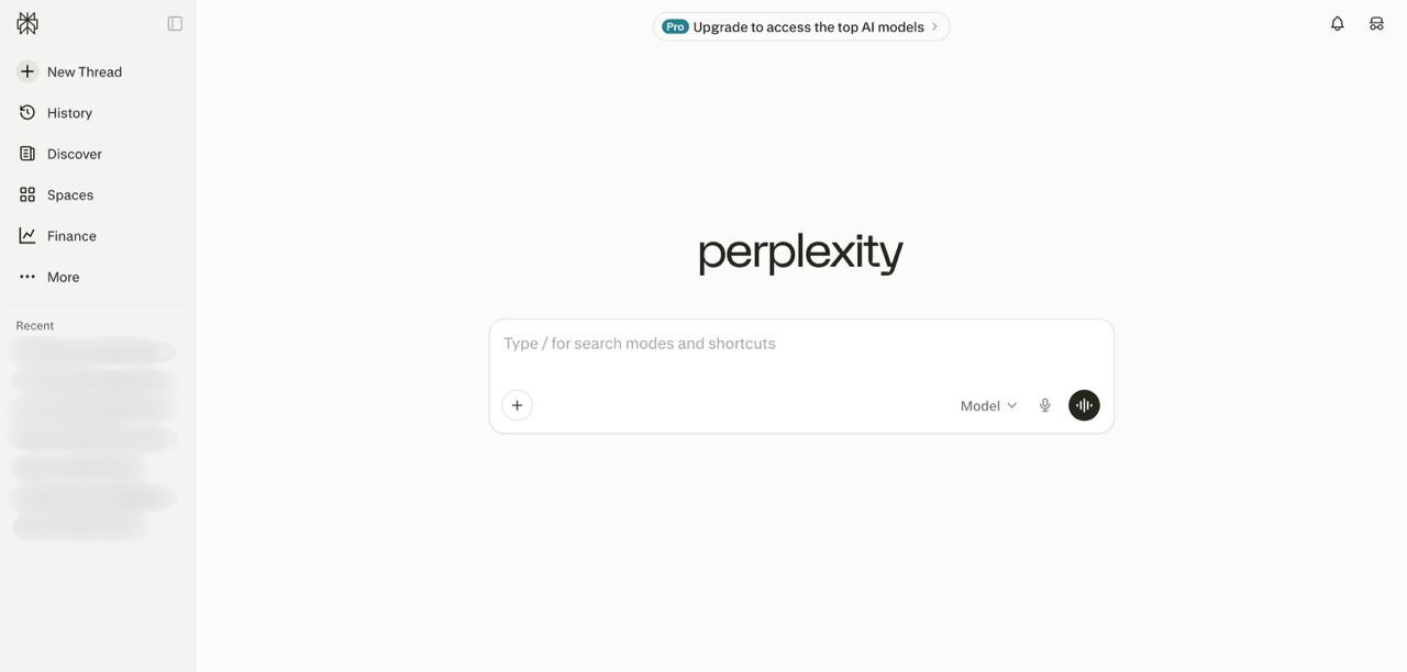 صفحة Perplexity AI الرئيسية التي تعرض واجهة بحث مدعومة بالذكاء الاصطناعي مع اقتباسات مصدرية مضمنة ووضع البحث الاحترافي