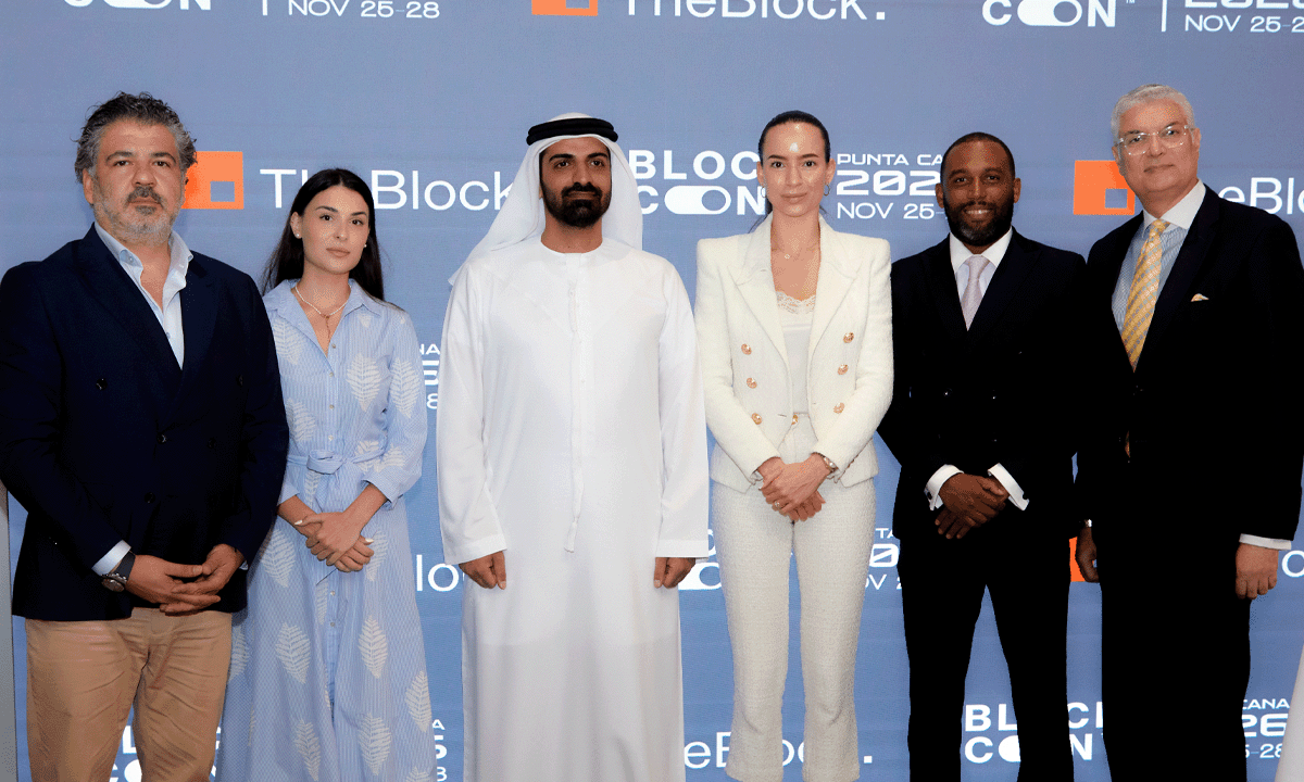 Anuncio de la asociación BlockCon Punta Cana 2026 en un evento en Dubai